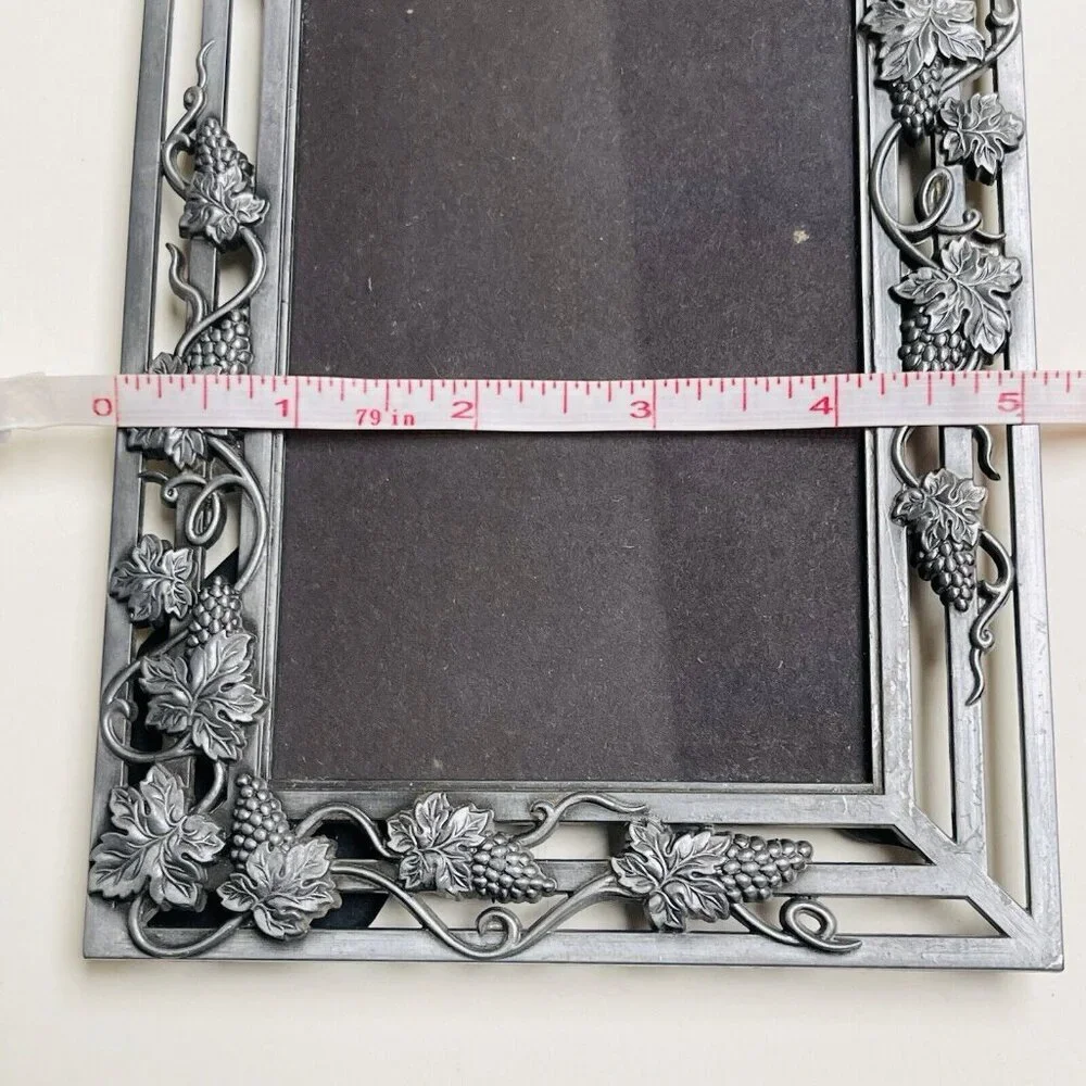 Unbranded metal picture